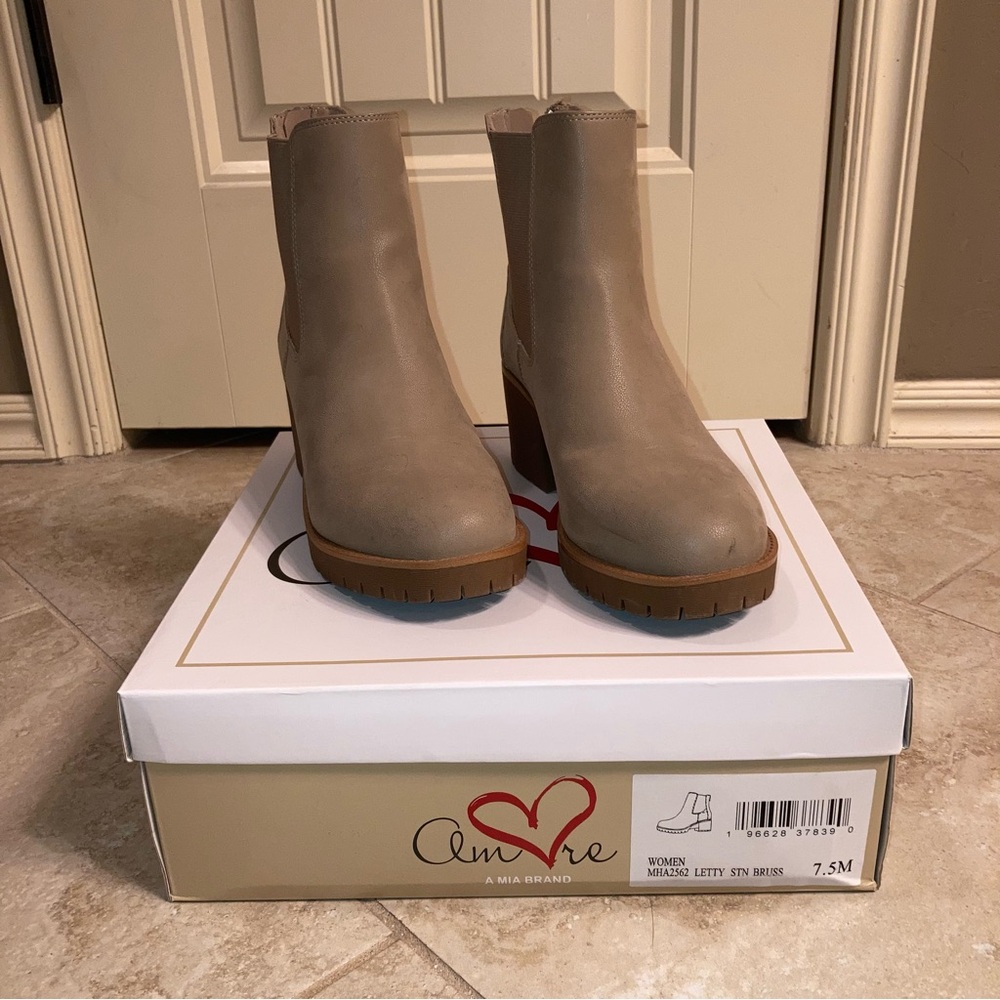 Tan Heeled Boots